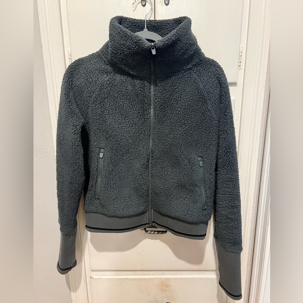 Ladies Athleta Fleece Teddy Jacket. Size Small.